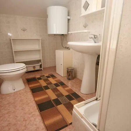 With A Parking Space - 2490 * Ουμάγκ